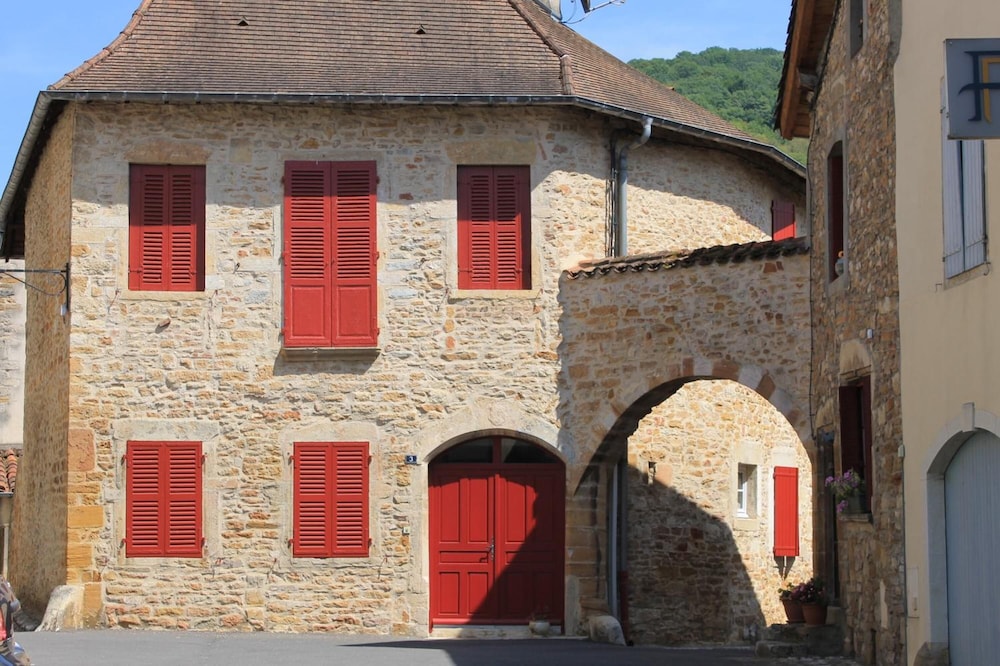 HOTEL LE BOURGOGNE 2/50