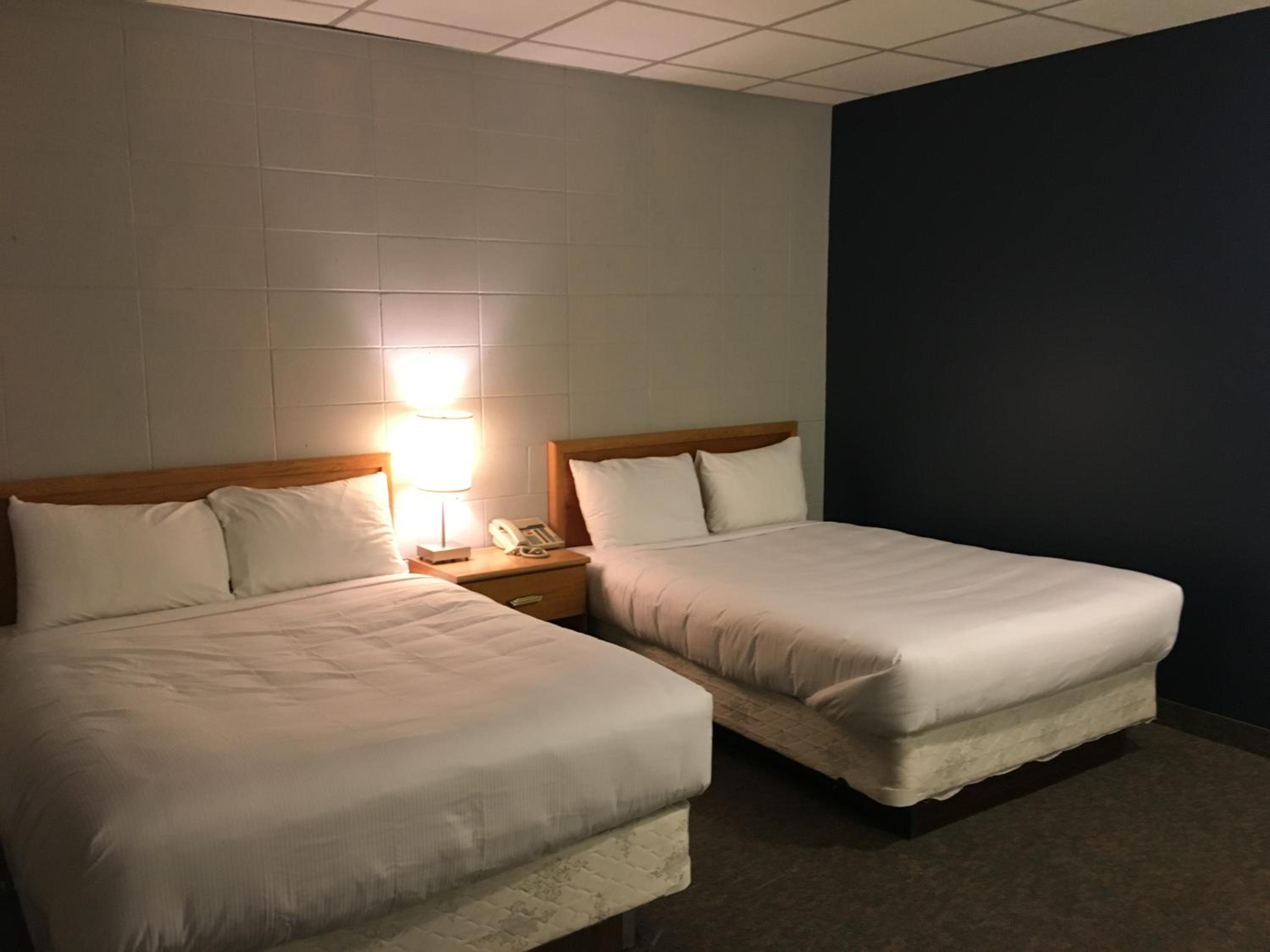 Altona Hotel 7/50