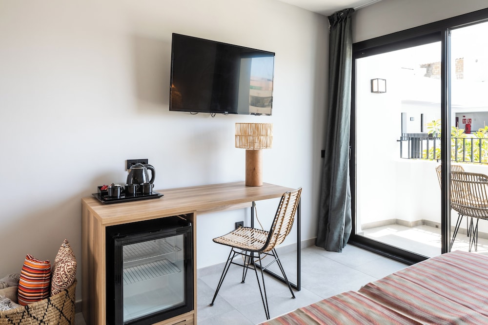 Casita Blanca Apartments - Adult Only 30/50