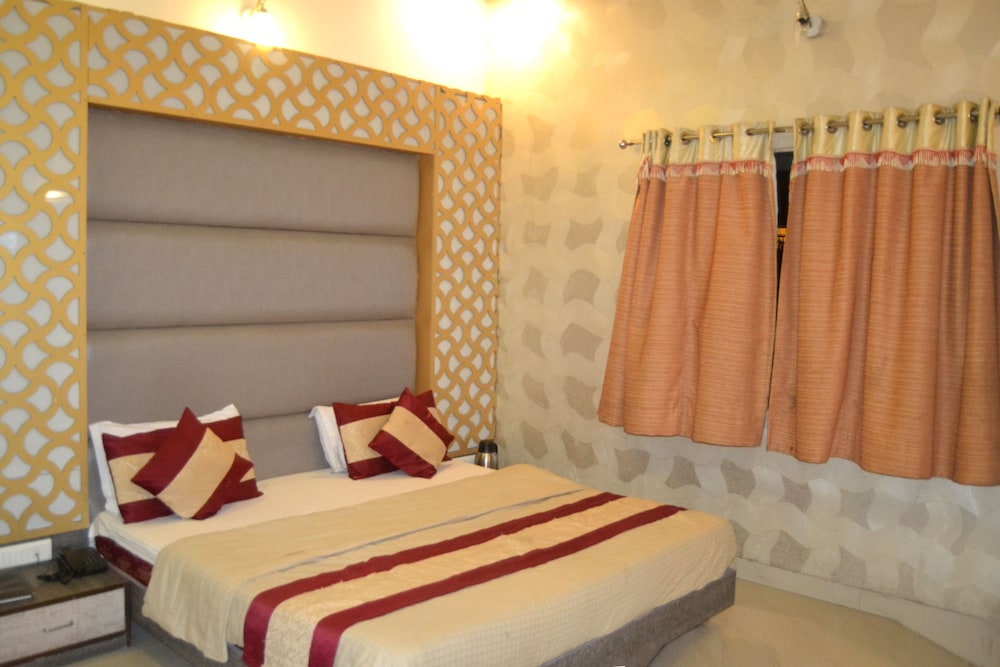 Hotel Dev Residency 14/50
