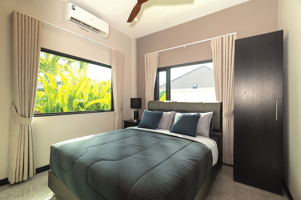 Pattaya Hill 2 23/50