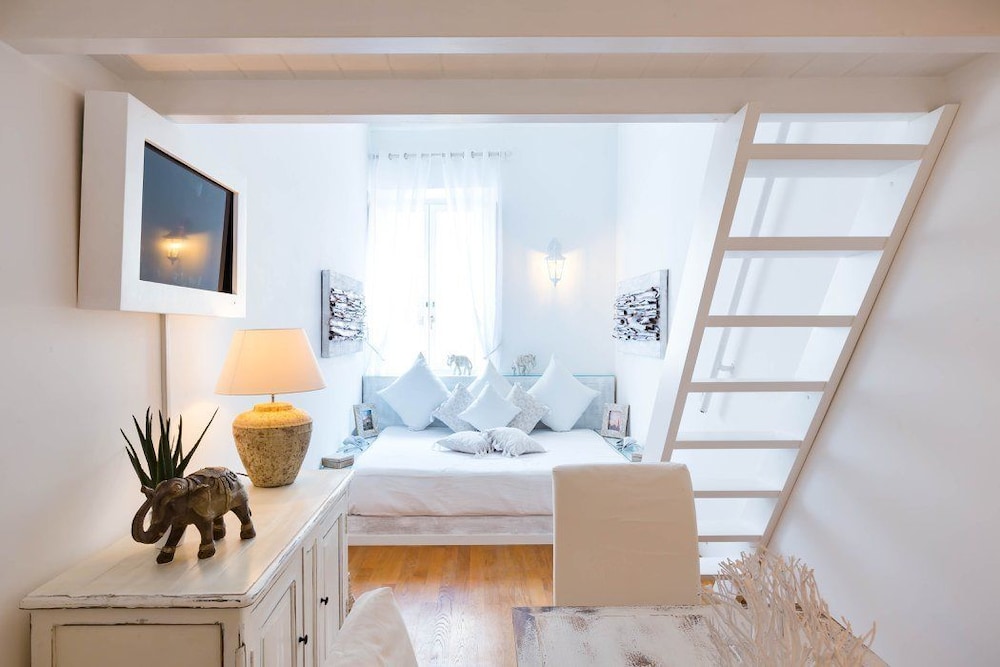 Pantheon Luxury Gold Apartment 16/43