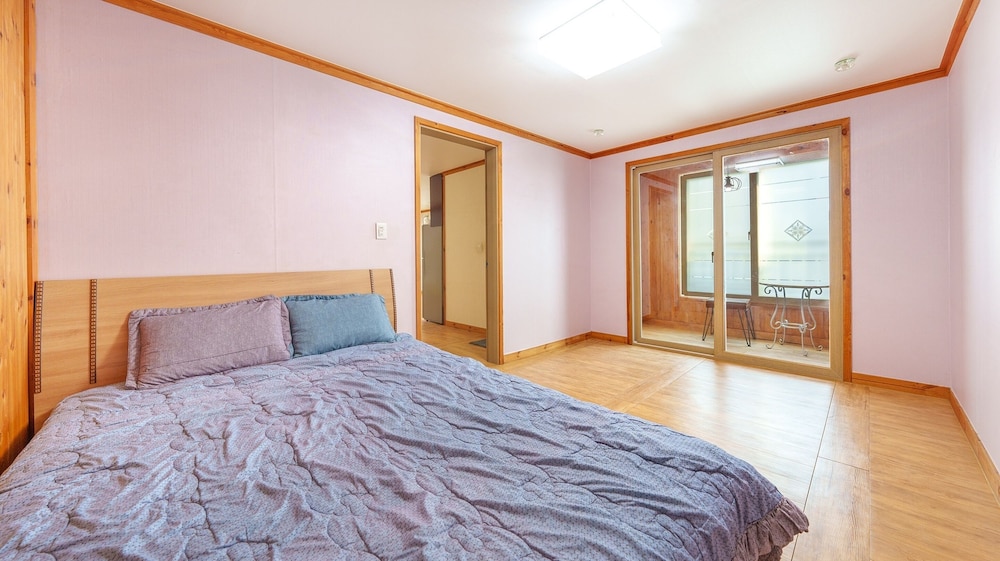 Gyeongju Gampo Beach Castle Pension 8/50
