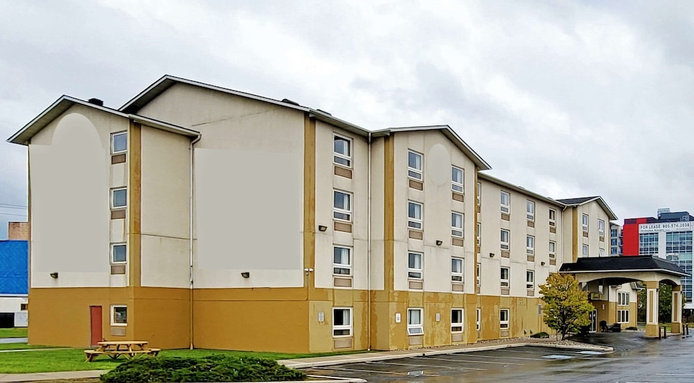 Quality Inn & Suites Grimsby 1/38