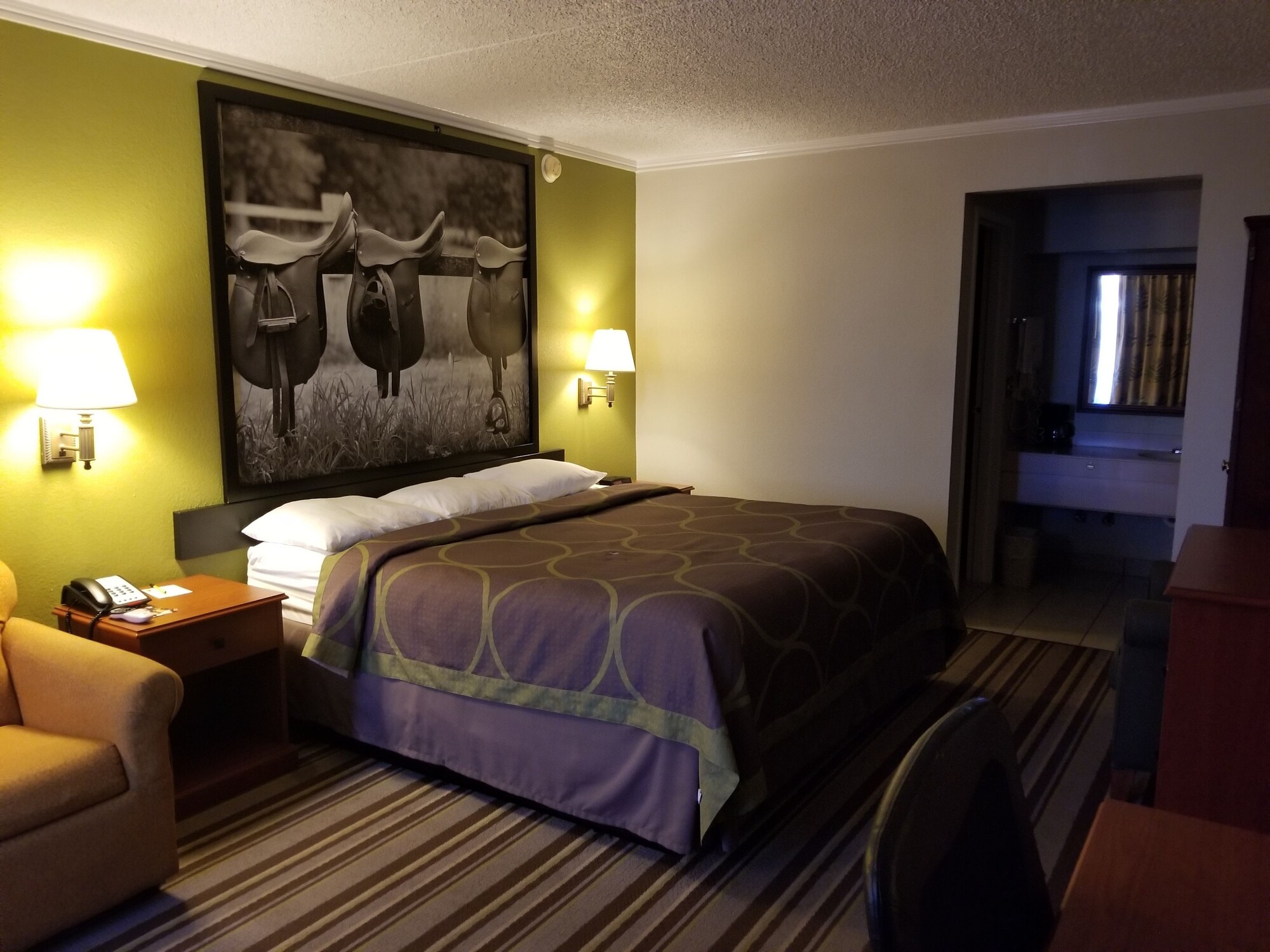 غرفة بسرير كينج، Super 8 By Wyndham Longview/North 2/3