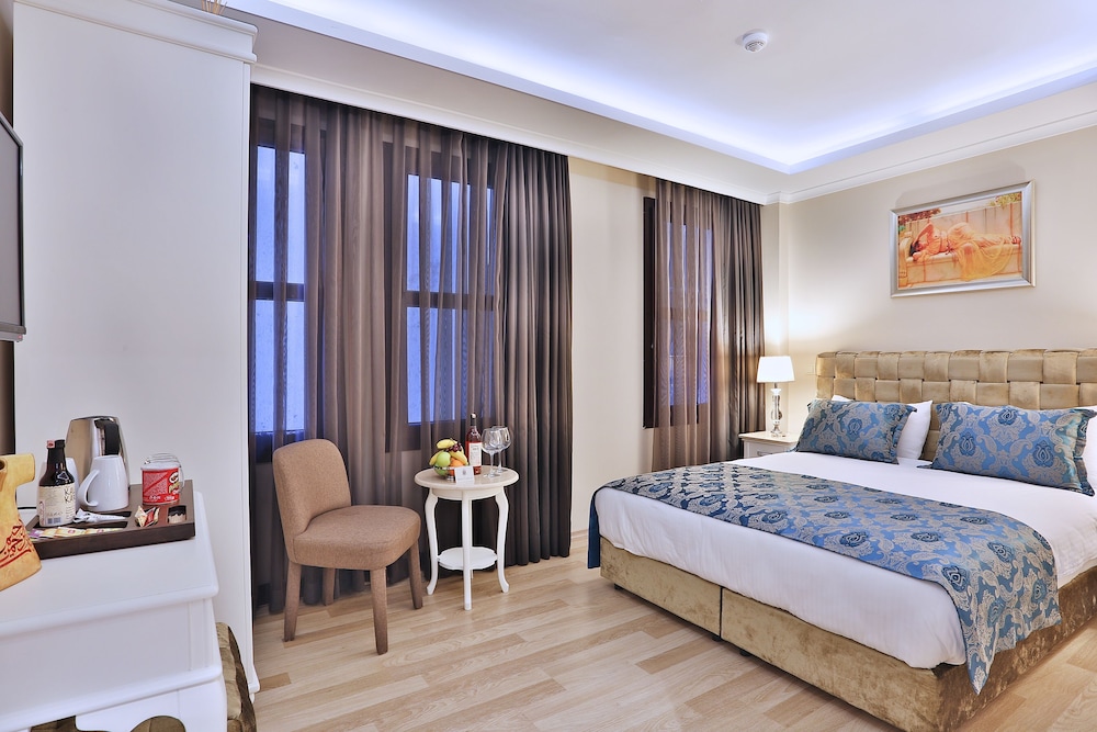SUPERIOR, DOUBLE BED