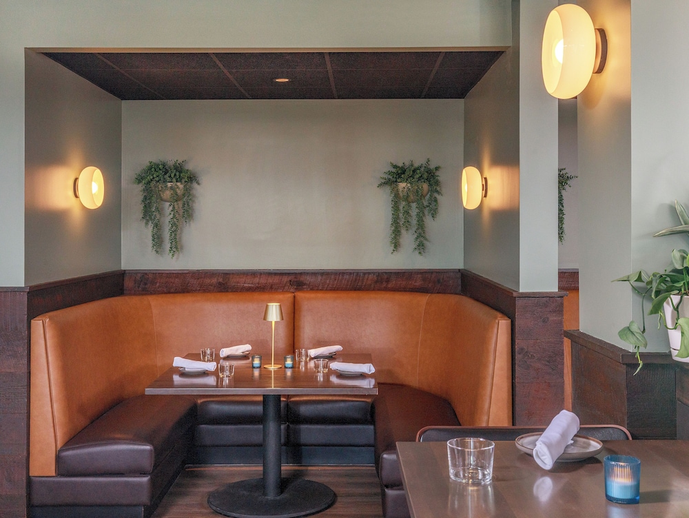 The Brunswick Hotel & Tavern 39/50