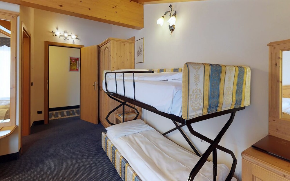 Hotel Madonna Delle Nevi 16/50