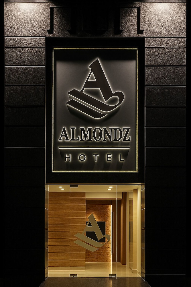 Hotel Almondz 5/38