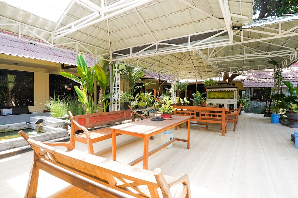 OYO 1652 Hotel Tampiarto 6/35