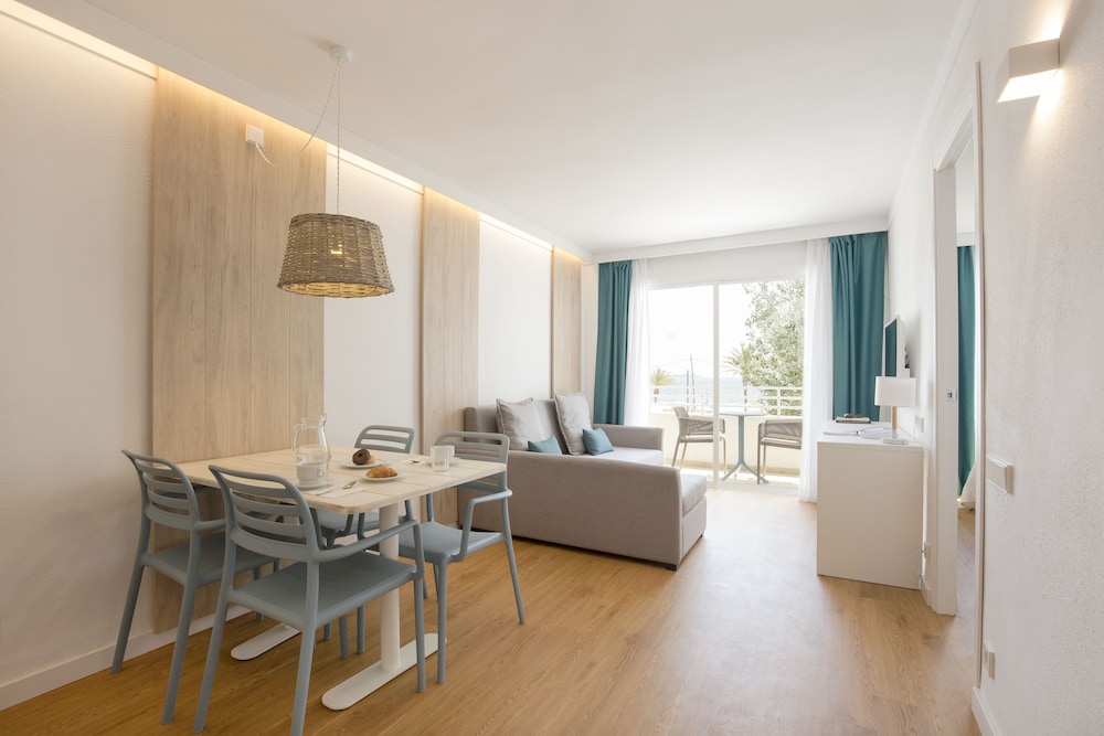 Cabot Hobby Club Apartments 34/63