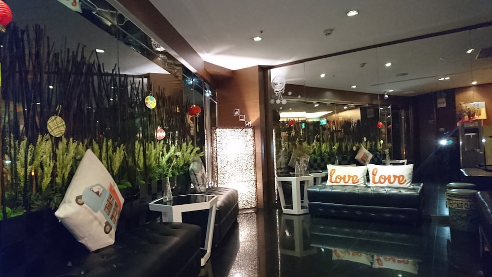 Burgary Hotel 12/50