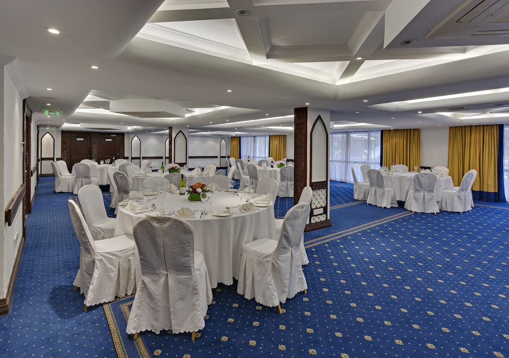 The Heron By Sarovar Portico India, Nairobi 38/77