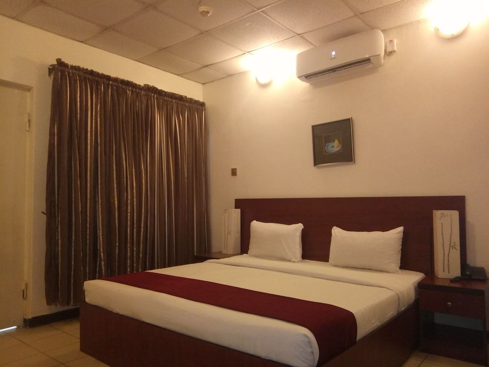 Nanet Suites 5/29