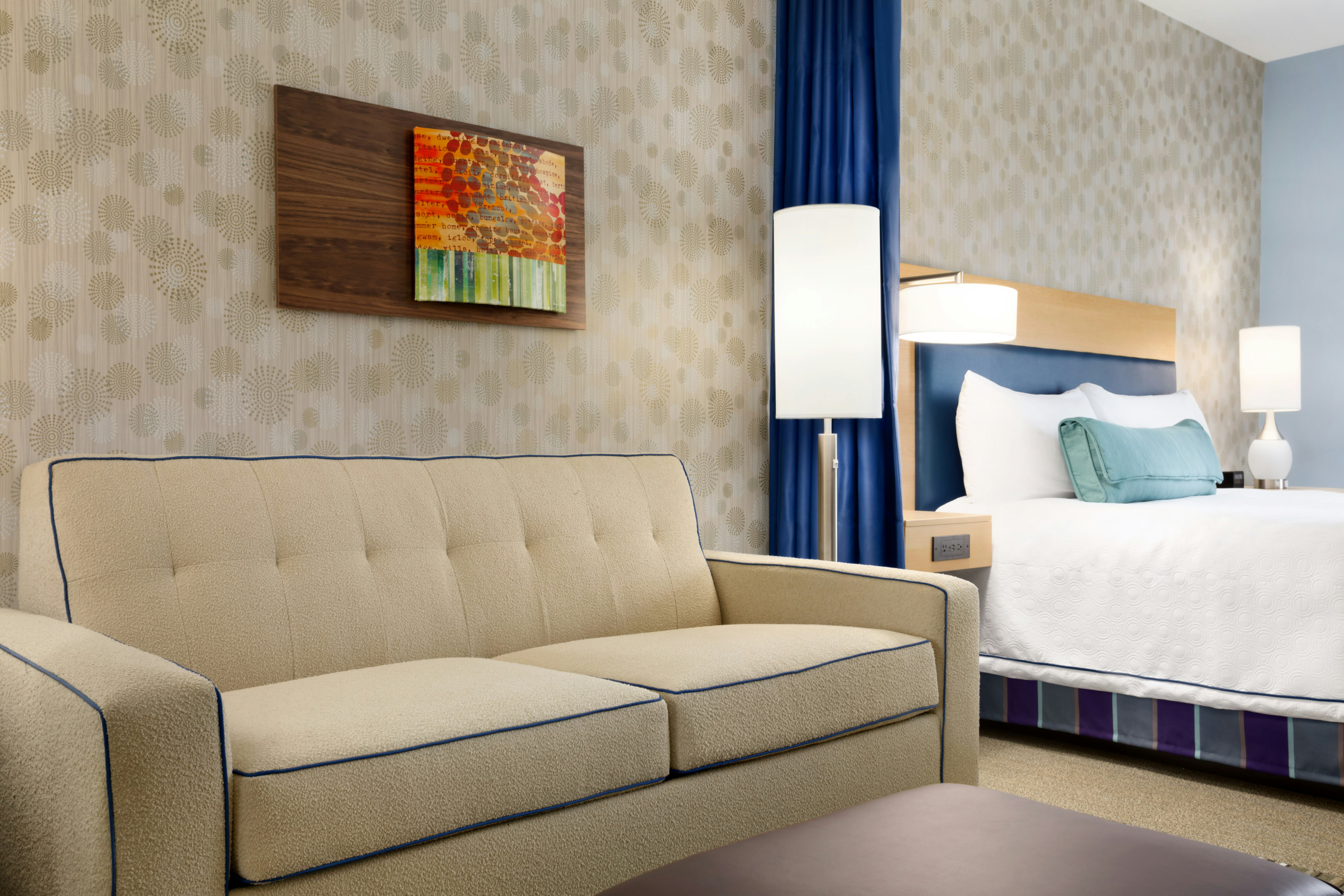 STUDIO, SUITE, KING BED