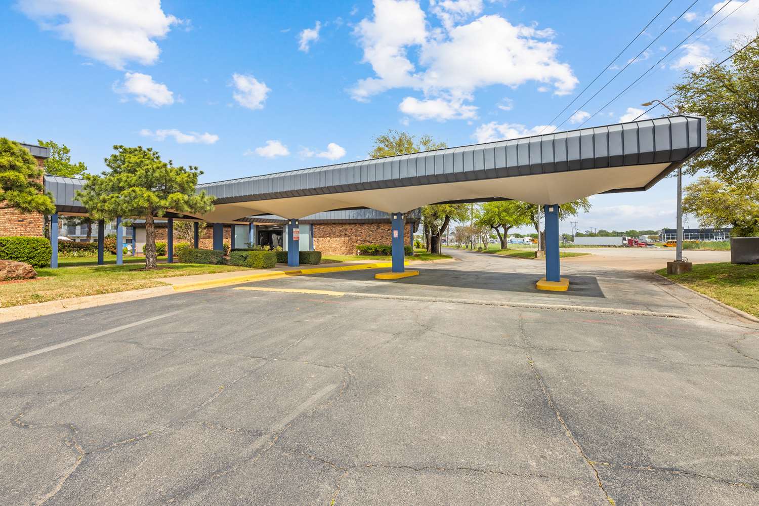 Americas Best Value Inn Ft. Worth Hurst 22/37