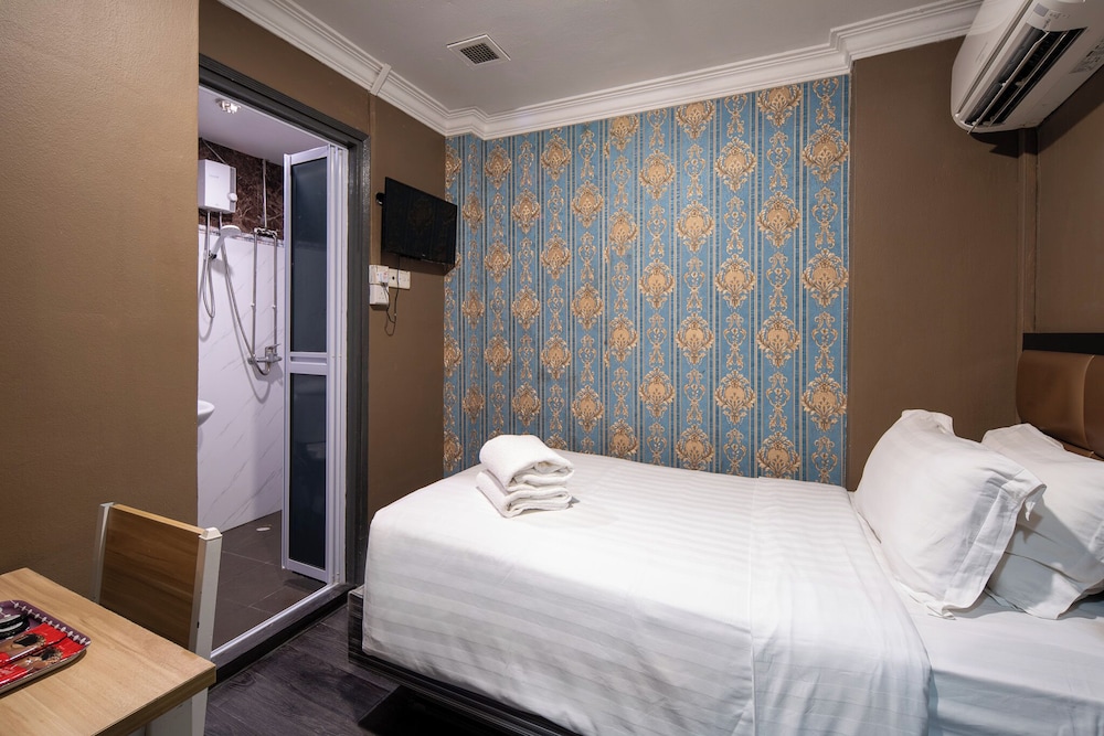 ROOM, SINGLE