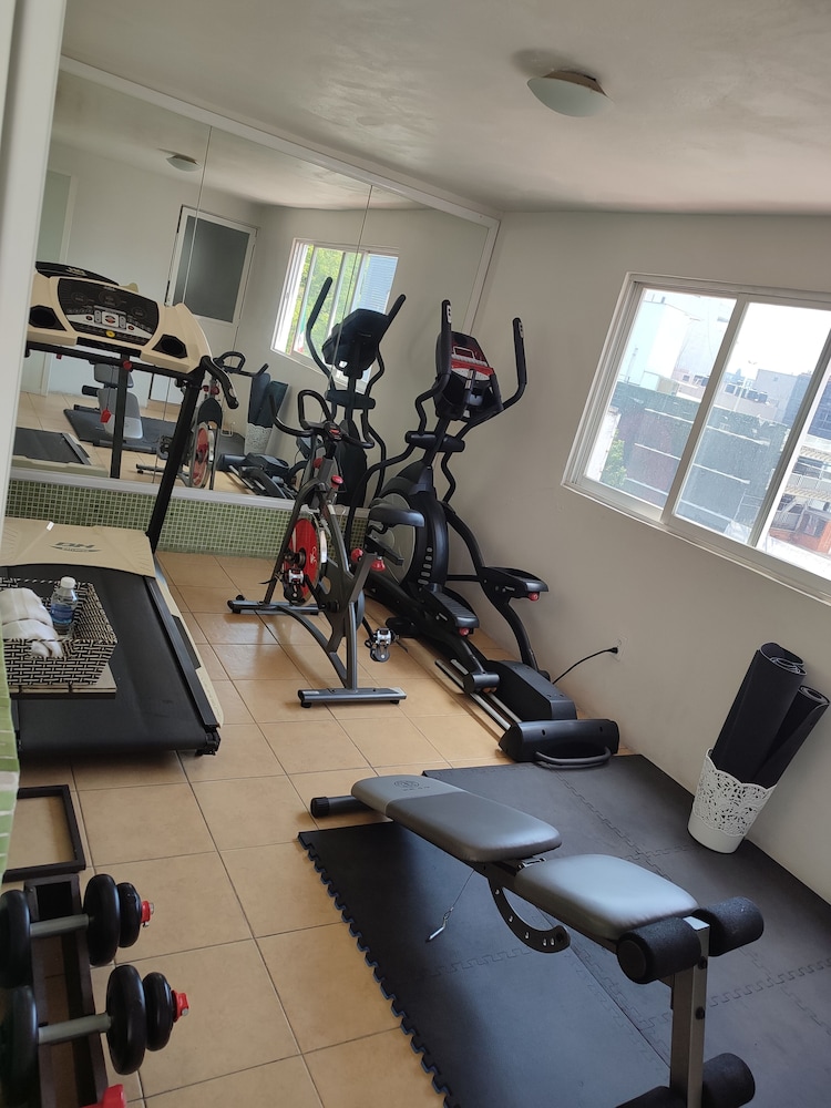 Lombardo Suites 24/50