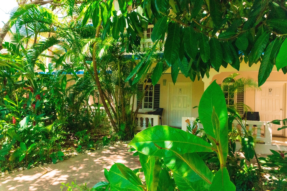Travellers Beach Resort 56/61