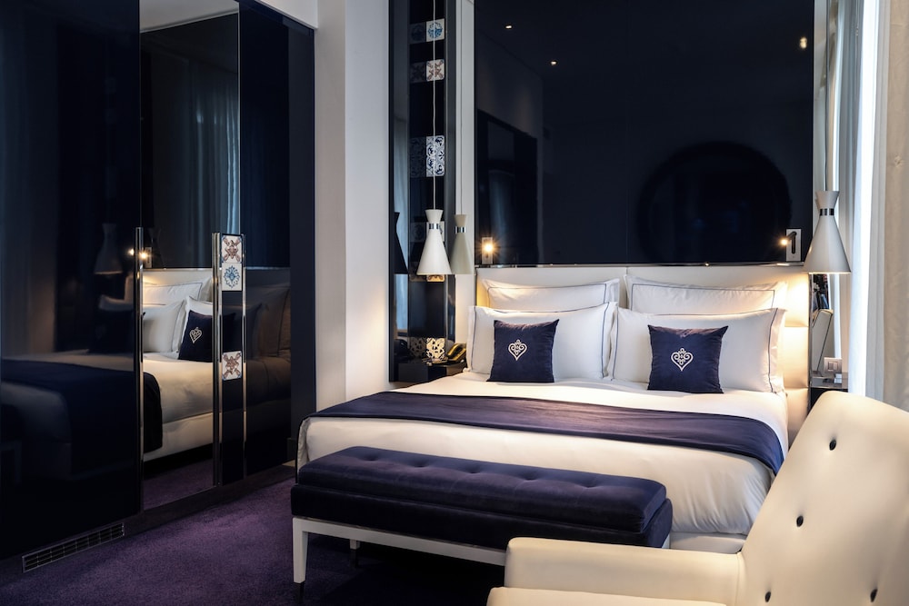 PREMIUM, DOUBLE OR TWIN BED