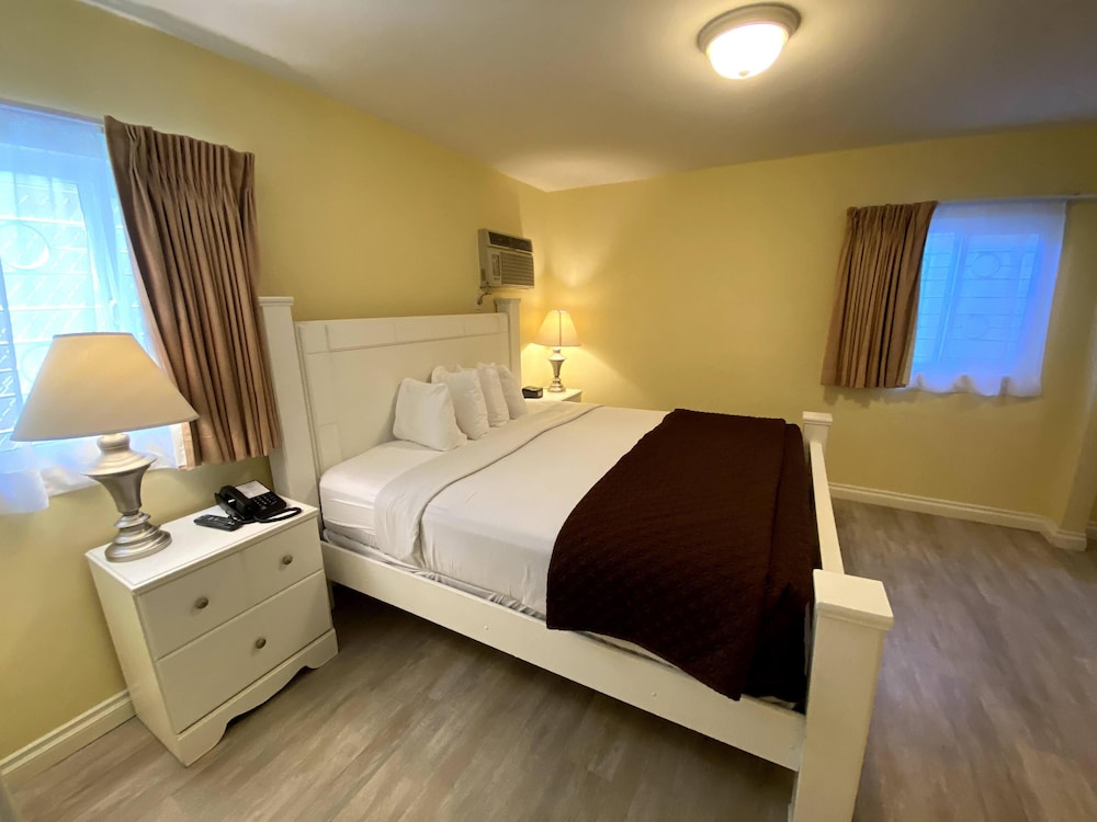 Hollywood Celebrity Hotel 21/47