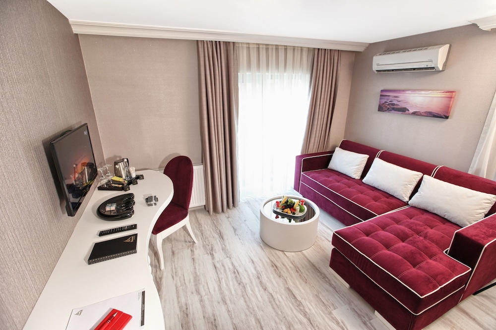 Demonti Hotel 39/69