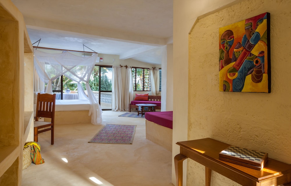 Blue Marlin Beach Hotel 6/50