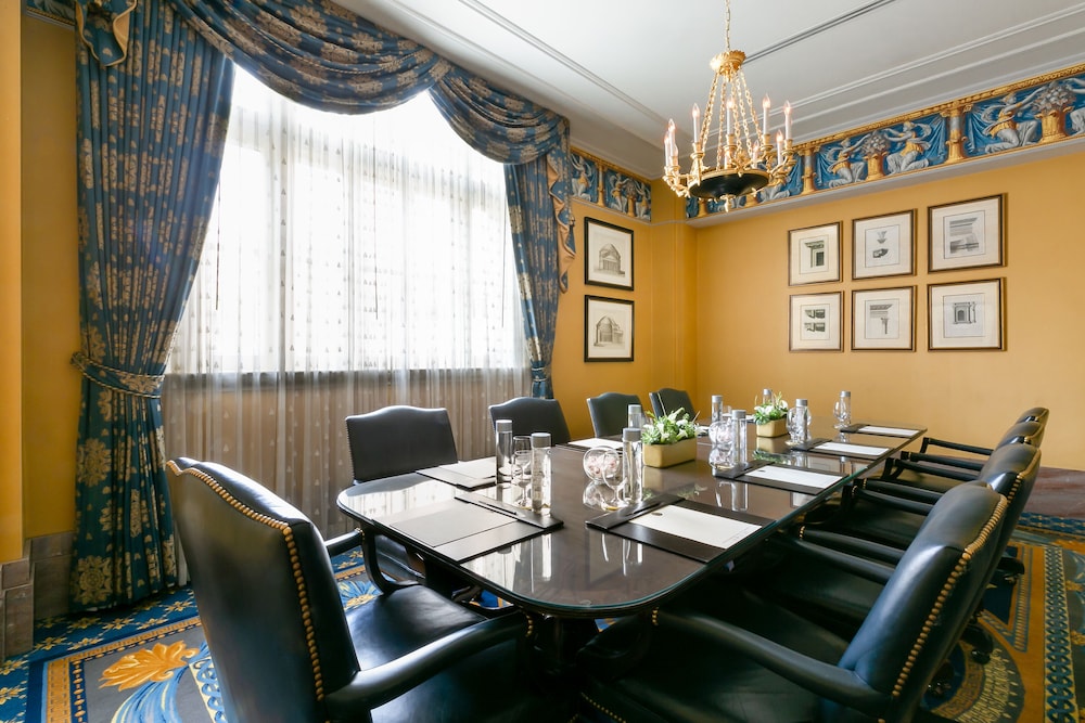 The Hermitage Hotel 57/61