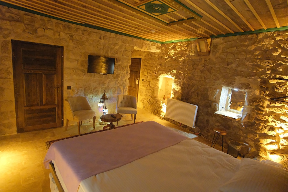 Euphoria Cave House 21/50