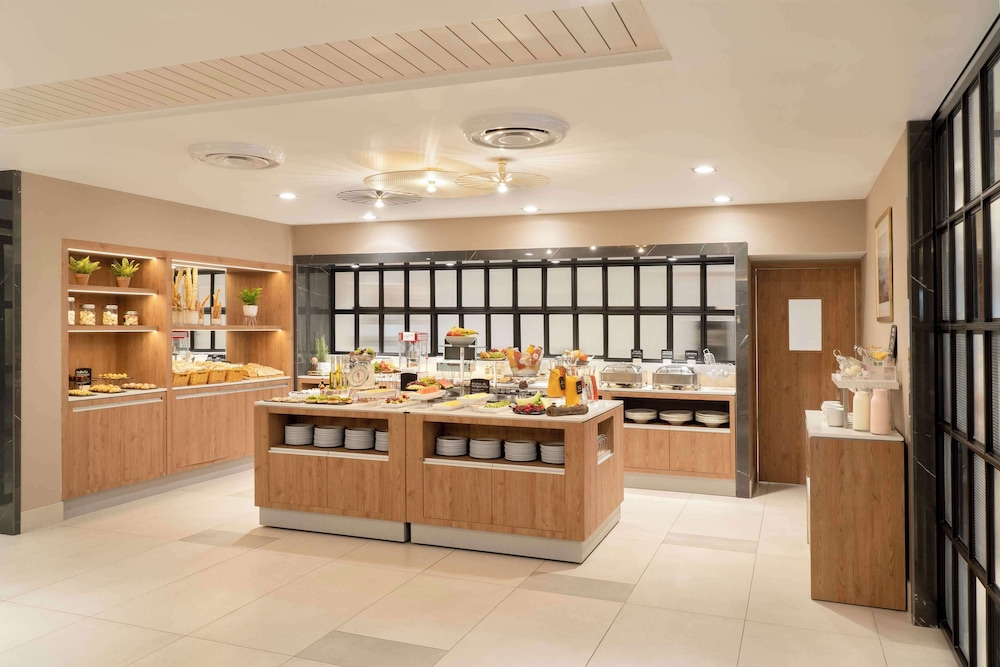 restaurant cafeteria