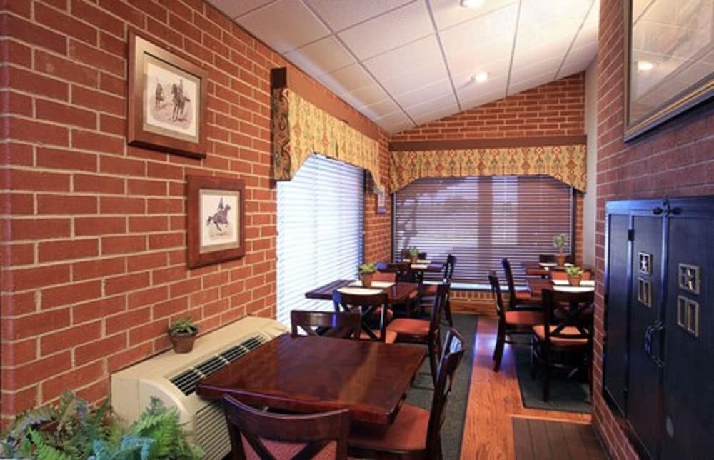 Plaza Inn 38/48