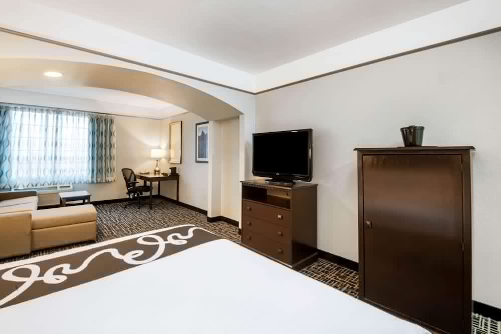 La Quinta Inn & Suites by Wyndham Dumas 2/24