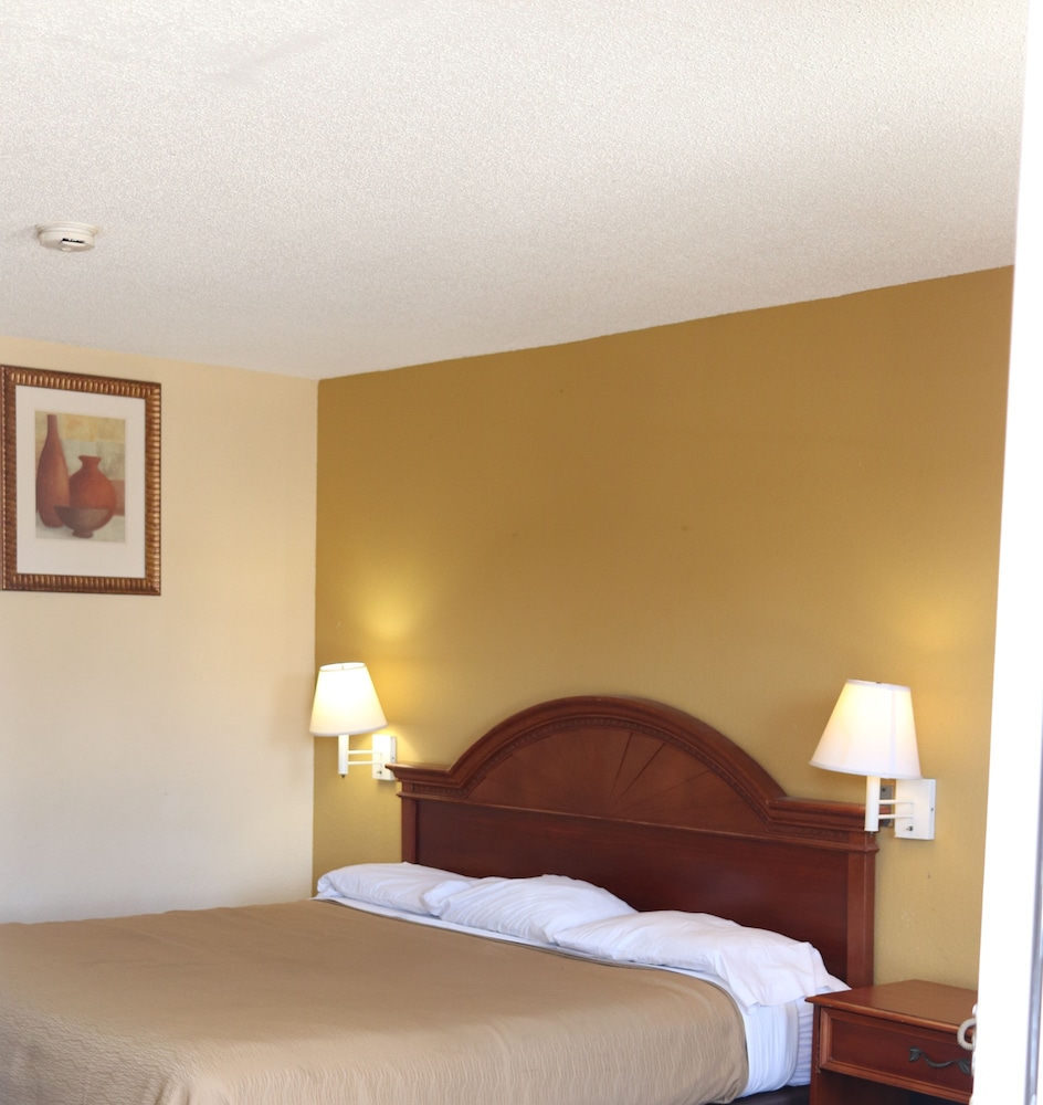 Woodstream Inn 15/57
