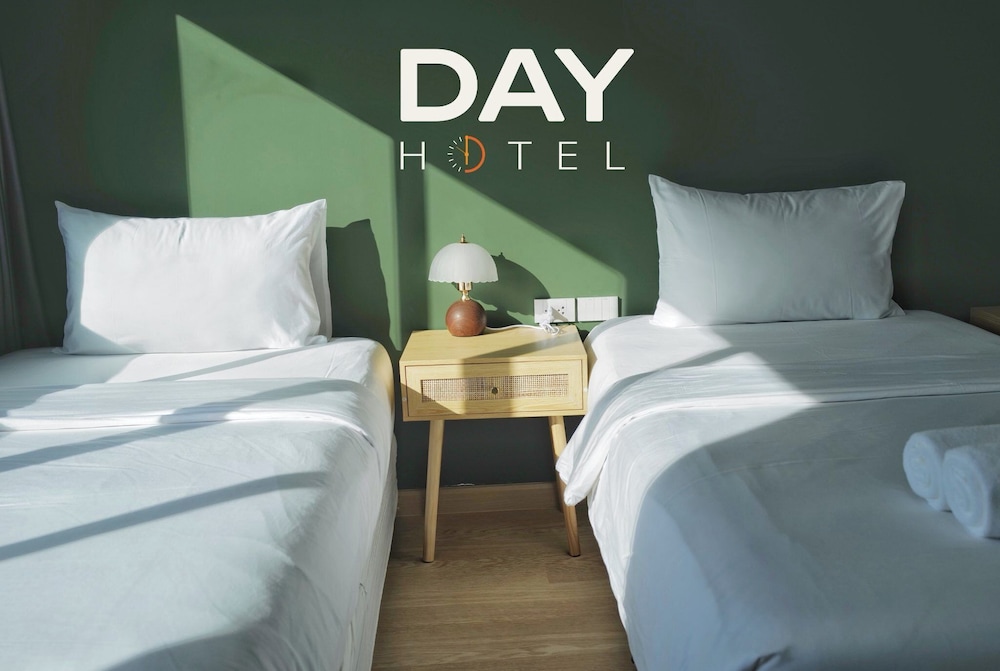 1 BEDROOM, SUPERIOR, TWIN BEDS