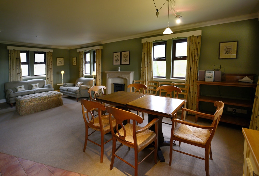 Factors Inn & Cottage 16/25