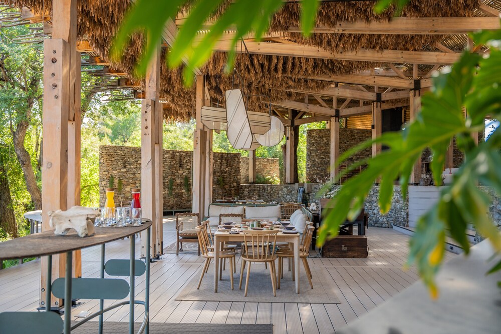 Thornybush Saseka Tented Camp 40/50