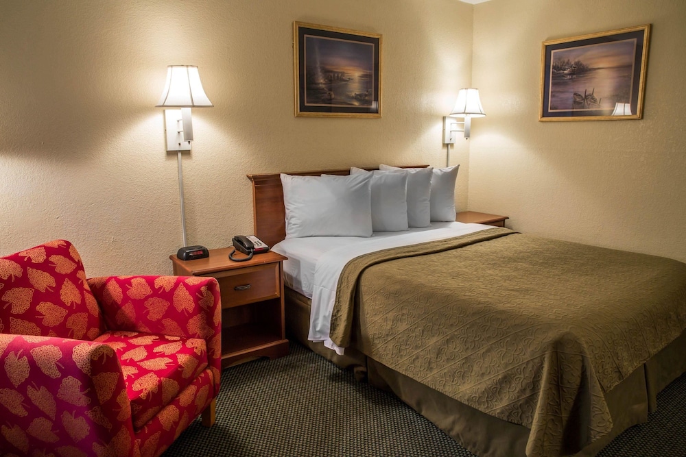 Quality Inn Elizabeth City near University 9/44