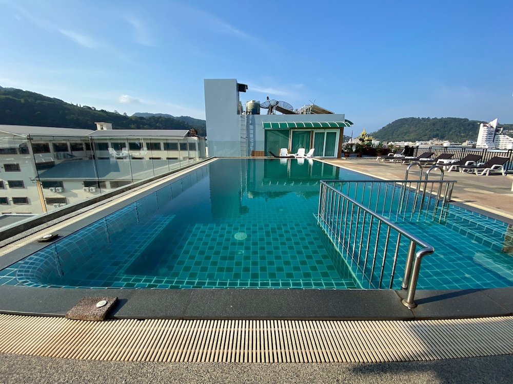 77 Patong Hotel & Spa 6/50