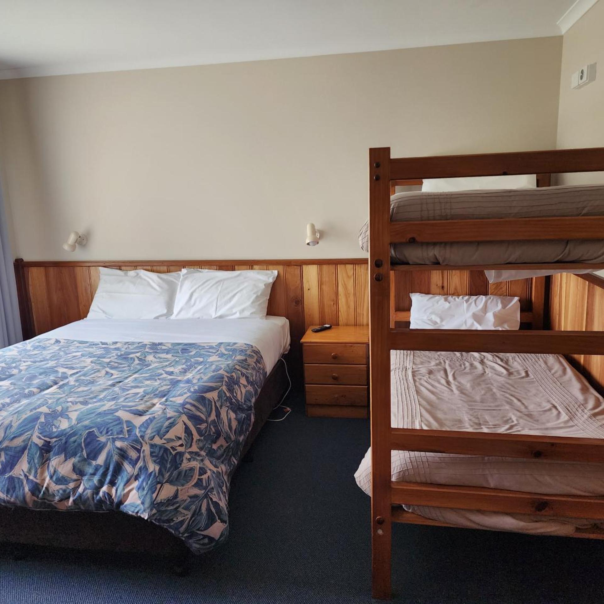 KENTISH HILLS RETREAT 9/21