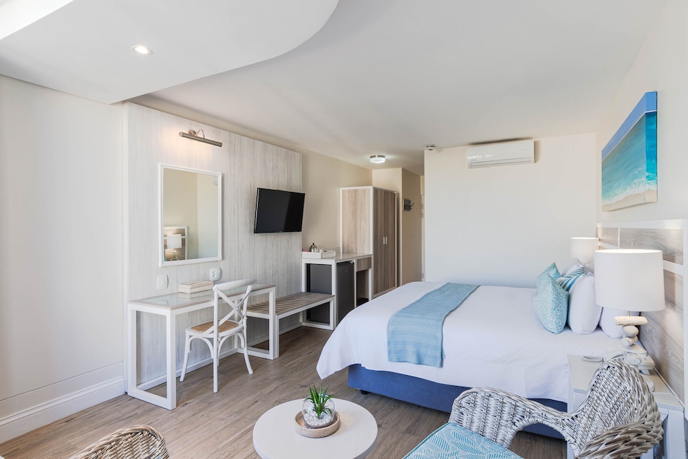 BAYVIEW HOTEL 16/75