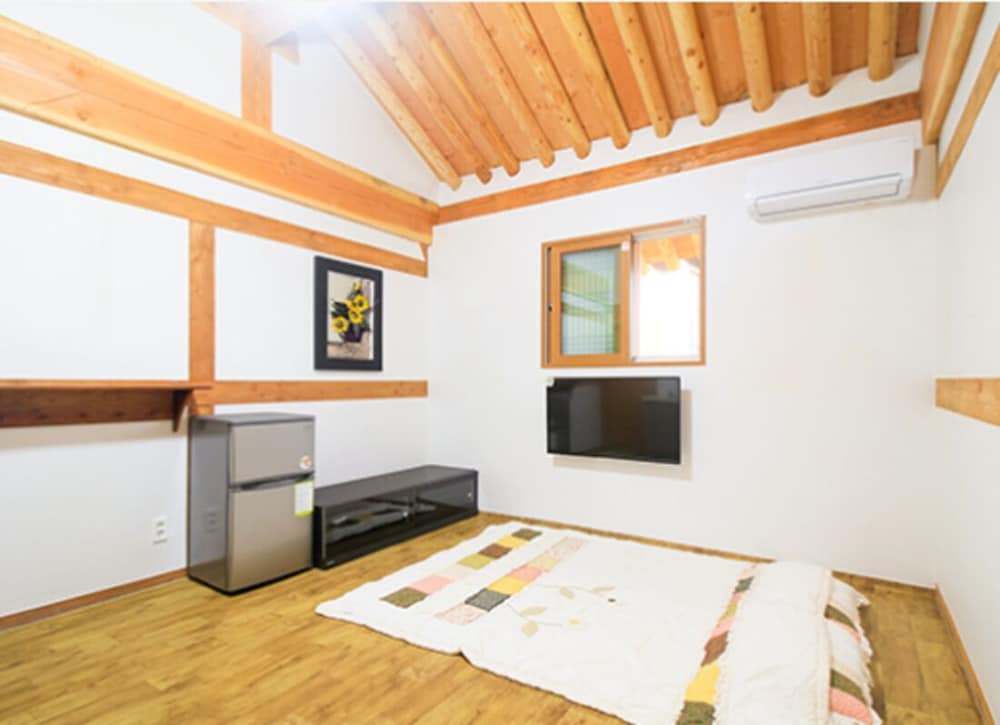 Suncheon Moonlight Love Hanok Pension 29/39
