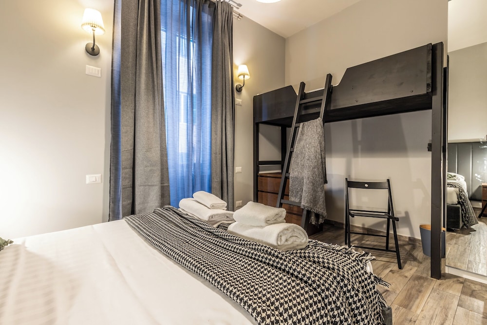 Flatinrome Deluxe Rooms 27/50