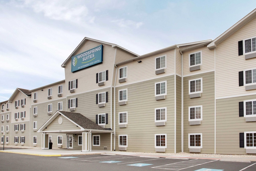 WoodSpring Suites Manassas Battlefield Park I-66 4/34