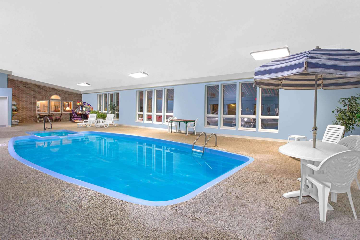 Super 8 by Wyndham Bethany MO 16/19
