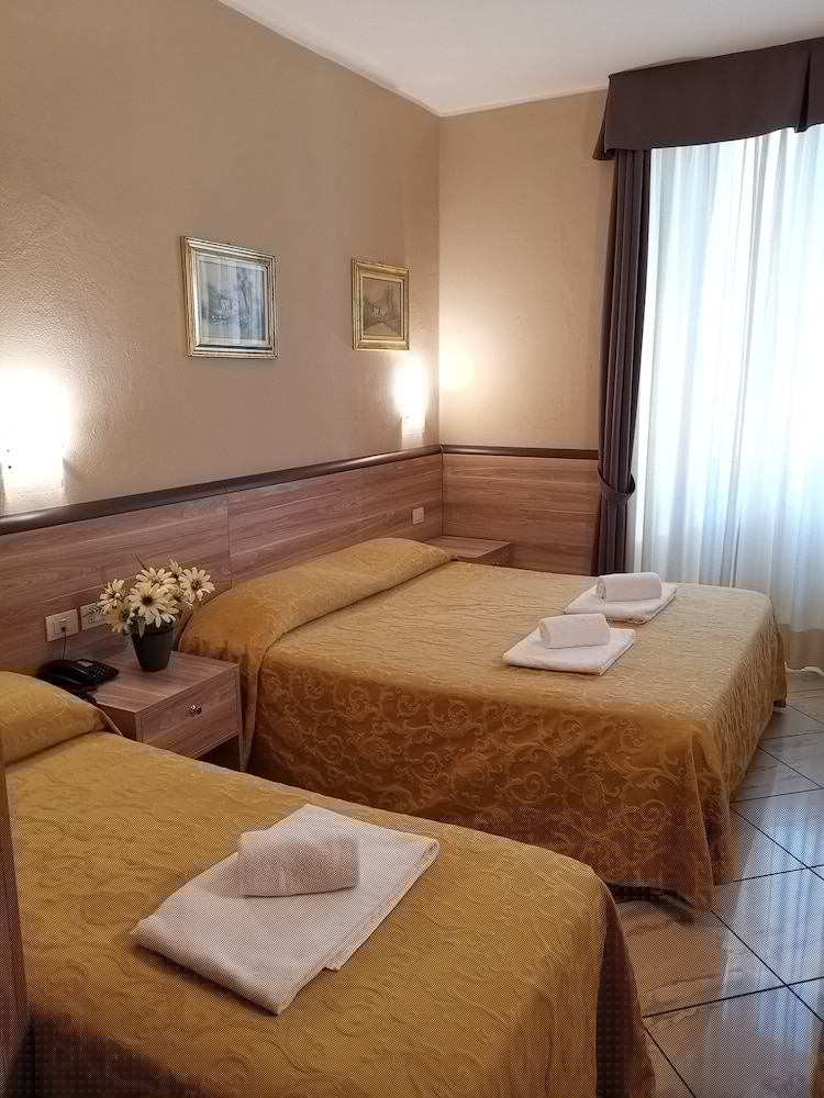 BRIANZA HOTEL 34/68