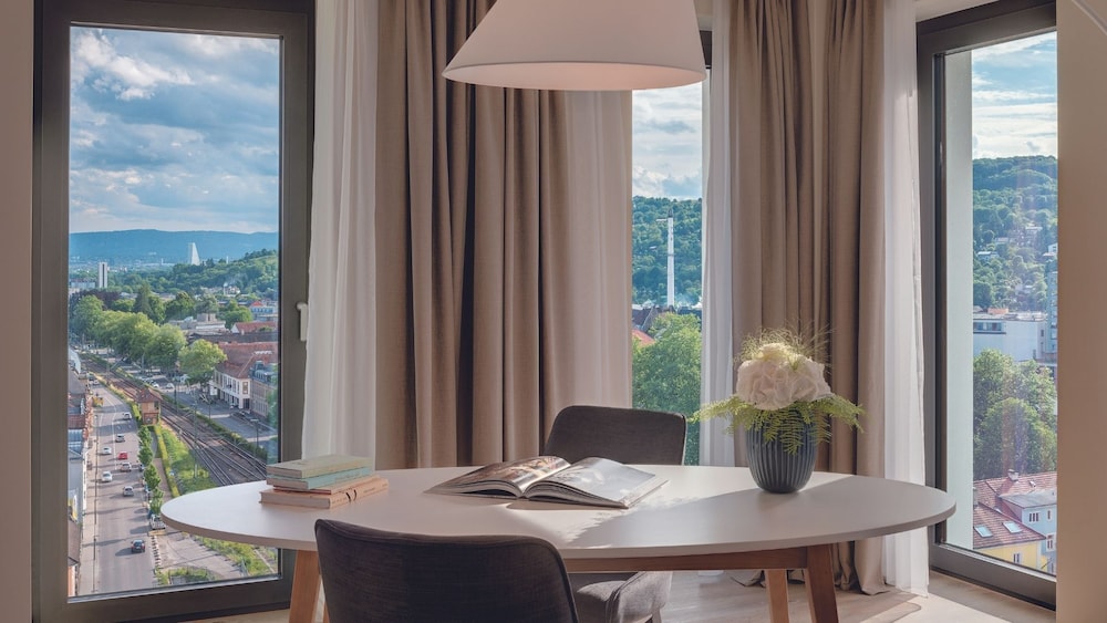 Steigenberger Hotel Stadt Lorrach 34/46