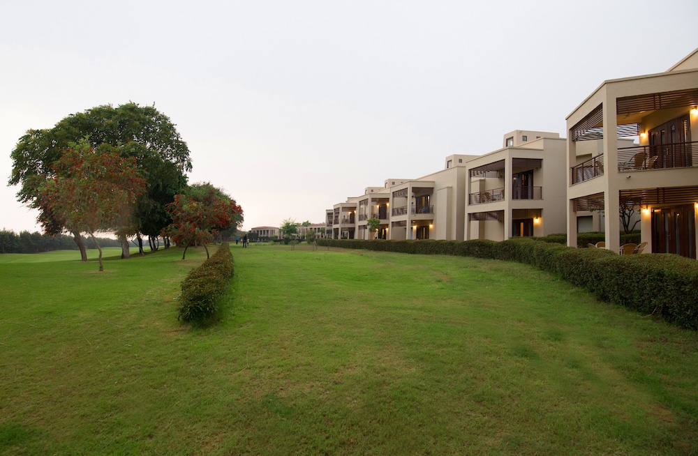 Lemon Tree Hotel Tarudhan Valley 31/38