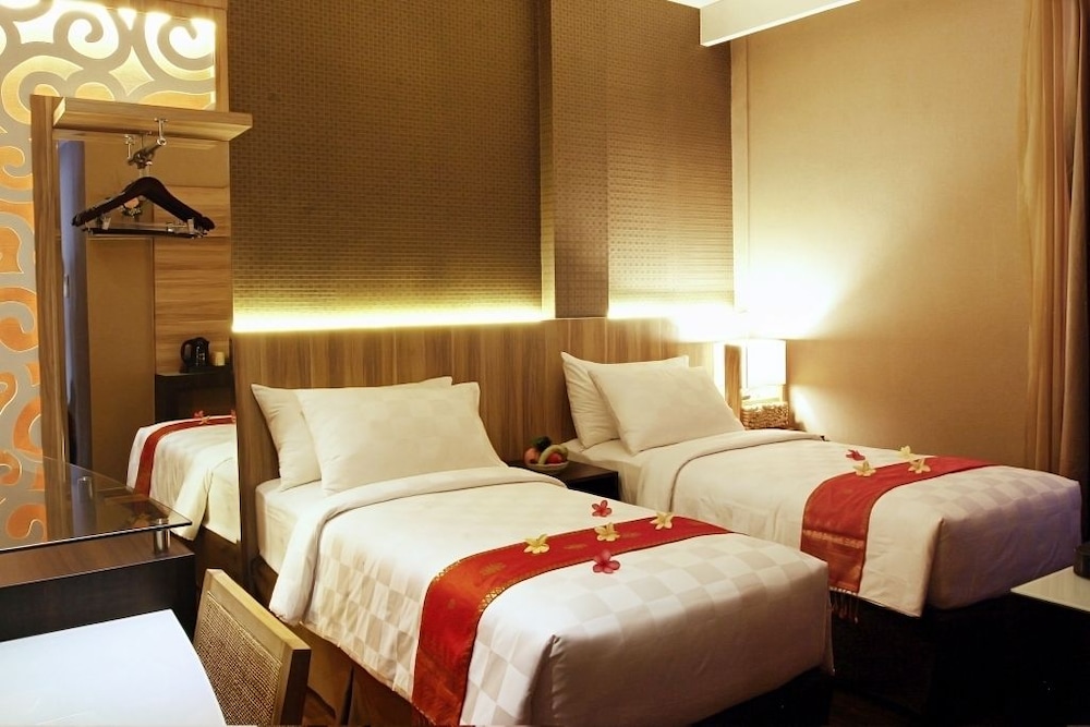 Ox Ville Hotel 35/61