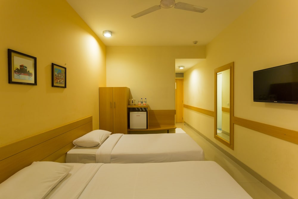 ROOM, DOUBLE BED