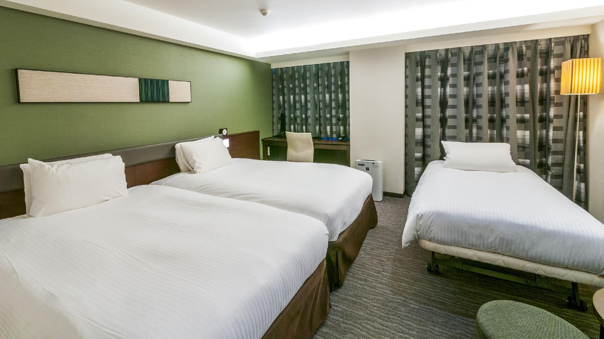 Triple, Twin Beds